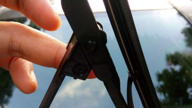 Cara ganti karet wiper mobil.