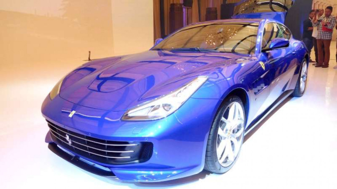 Ferrari GTC4 Lusso T