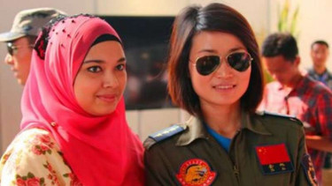 Yu Xu (kanan), pilot penempur China yang tewas dalam latihan.