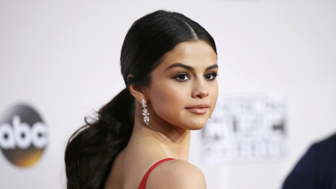Selena Gomez.