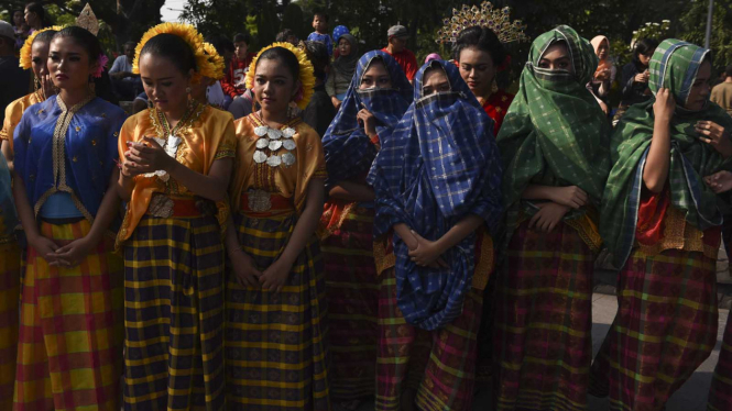 Pawai Budaya Lombok Sumbawa