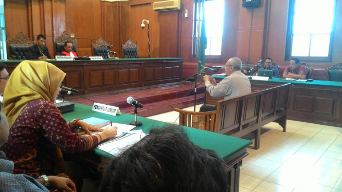 Suasana sidang praperadilan Dahlan Iskan di PN Surabaya, Selasa, (22/11/2016).