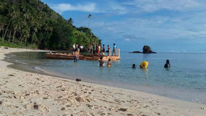 Pulau Mahoro Siau, salah satu tempat syuting beberapa artis Korea Selatan untuk mempromosikan pariwisata Sulawesi Utara.