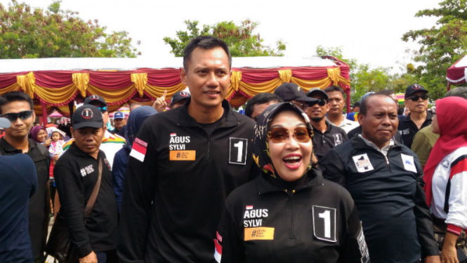 Pasangan calon gubernur dan wakil DKI Jakarta Agus Harimurti Yudhoyono dan Sylviana Murni.