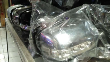 Spion bekas di Pasar Inpres otomotif Duren Sawit, Jaktim.