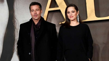 Brad Pitt dan Marion Cotillard di Premier Allied