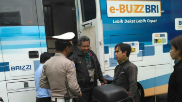 Bank keliling untuk menerima tilang pelanggar di operasi Zebra.