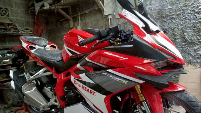 Aksesori winglet Honda CBR250RR