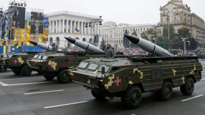 Sistem Peluncur Rudal Ukraina OTR-21 Tochka-U.