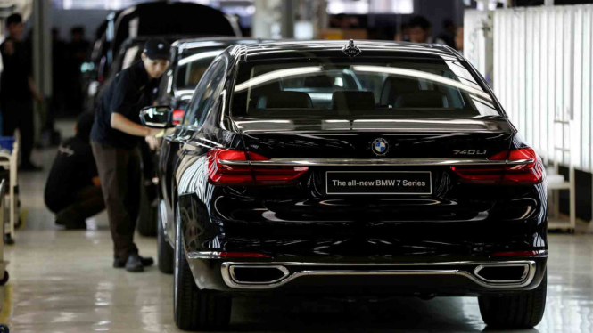 BMW Produksi Mobil Sedan Paling Mewah di Indonesia