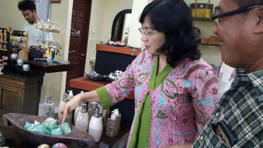 Industri Kecil dan Menengah sumbang pertumbuhan ekonomi nasional.