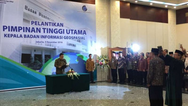Kepala Bappenas, Bambang Brodjonegoro, lantik Kepala Badan Informasi Geospasial 