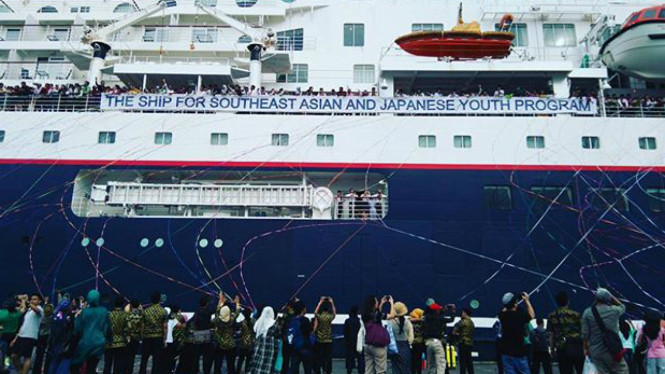 Kapal pesiar MS. Nippon Maru 