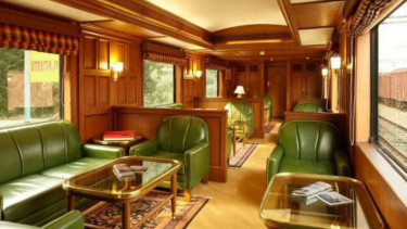 Kereta Maharaja Express.