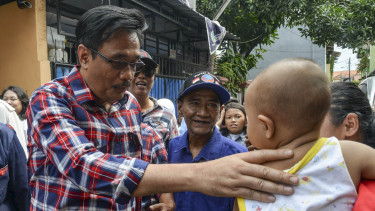 Djarot sapa warga kampung Makassar.