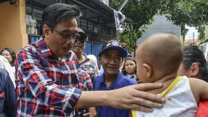 Djarot sapa warga kampung Makassar.