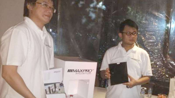 Kaca film Maxpro.