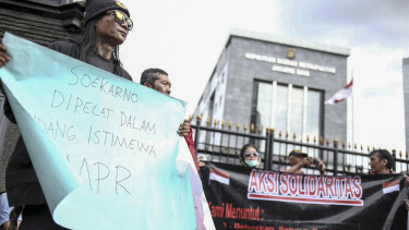 Mahasiswa desak polisi bebaskan terduga makar.