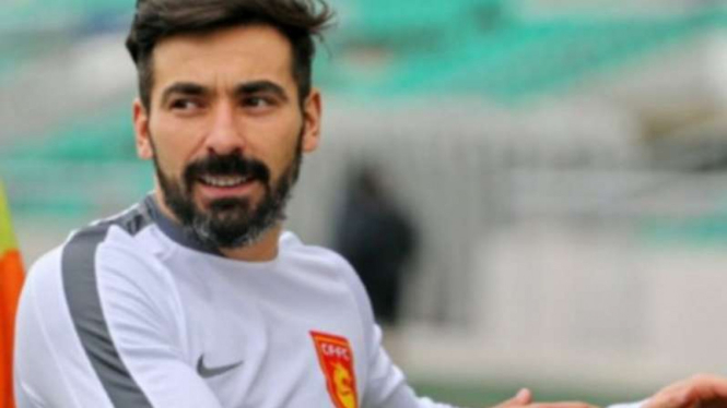 Striker Hebei China Fortune, Ezequiel Lavezzi