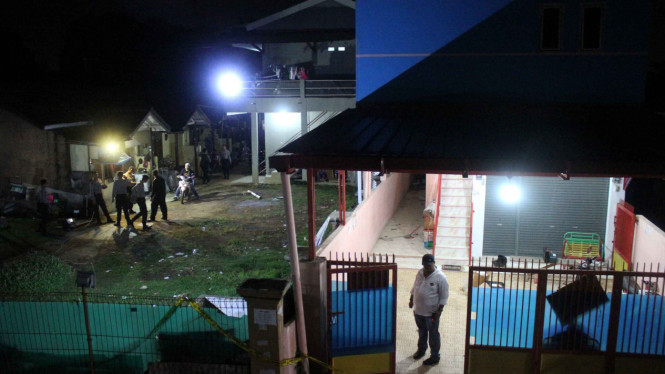 Lokasi penemuan bom seberat tiga kilogram di wilayah Bintara Jaya Bekasi jawa Barat, Sabtu malam (11/12/2016)