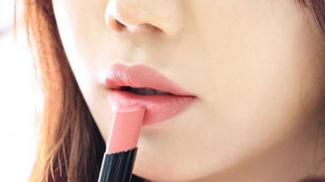 Lipstik dengan ekstrak wine