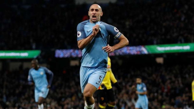 Bek Manchester City, Pablo Zabaleta