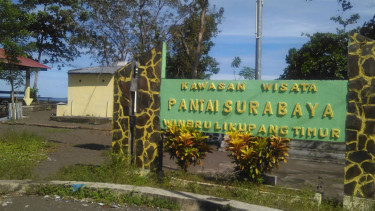 Pantai Surabaya di Kecamatan Likupang Timur, Kabupaten Minahasa Utara.