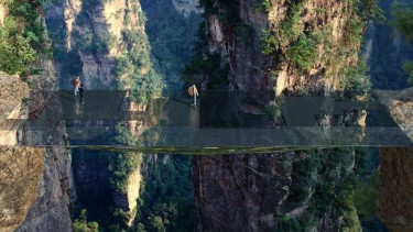 Desain jembatan kaca Martin Duplantier Architectes 