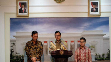 Sekretaris Kabinet Pramono Anung di Istana Negara