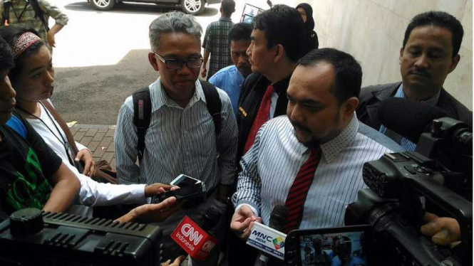 Buni Yani dan Aldwin Rahardian di Polda Metro Jaya