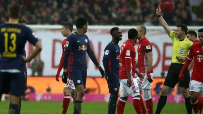 Kartu merah untuk winger Leipzig, Emil Forsberg