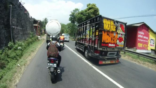 Ilustrasi touring.