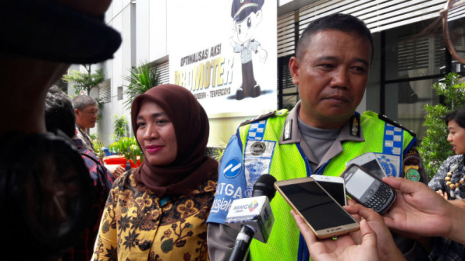 Aiptu Sutisna dan Dora berdamai