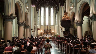Ilustrasi misa di gereja Katedral.
