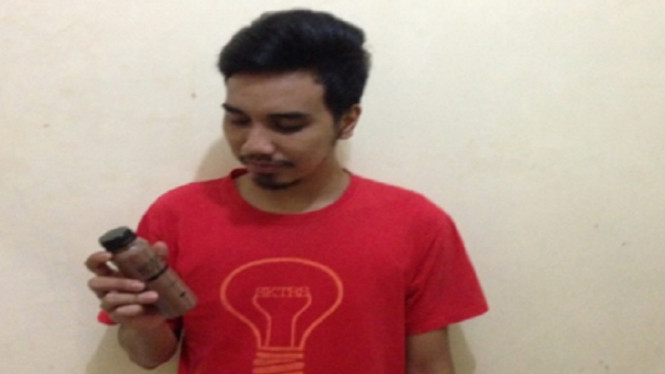 Fajar, yang sukses dengan usaha milkshake-nya.