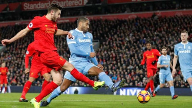 Proses gol dari Liverpool yang dicetak Adam Lallana