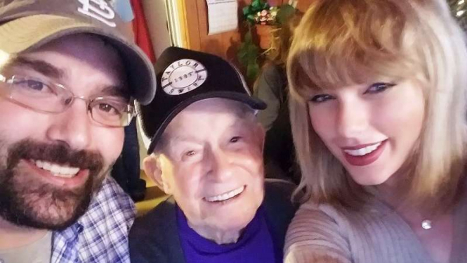 Taylor Swift dan Robert Frye