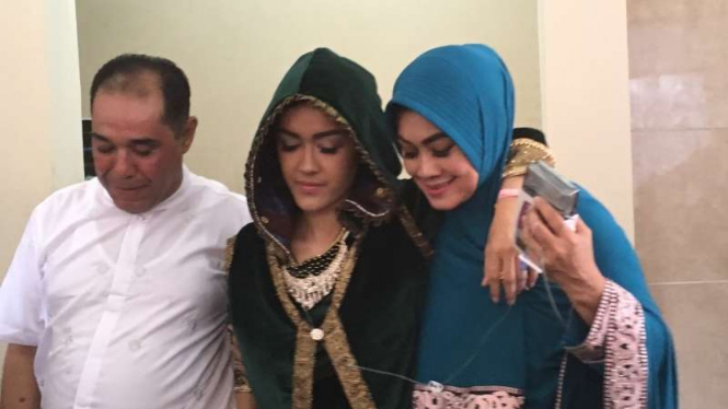 Julia Perez tengah berjuang melawan kanker. 