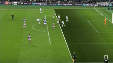 Ilustrasi pemain dalam posisi offside.