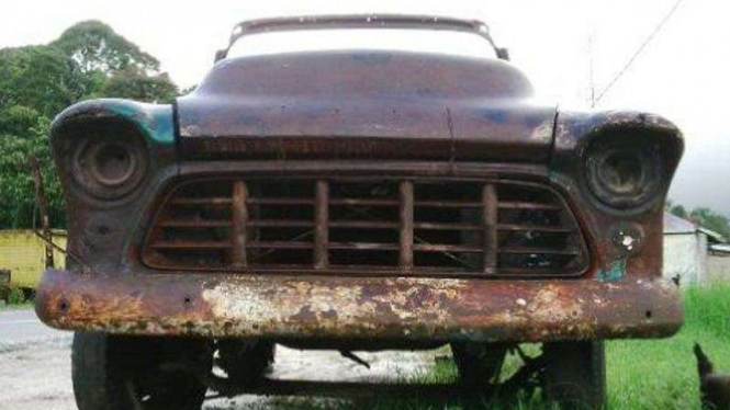 Chevrolet Apache Pickup buatan tahun 1955 