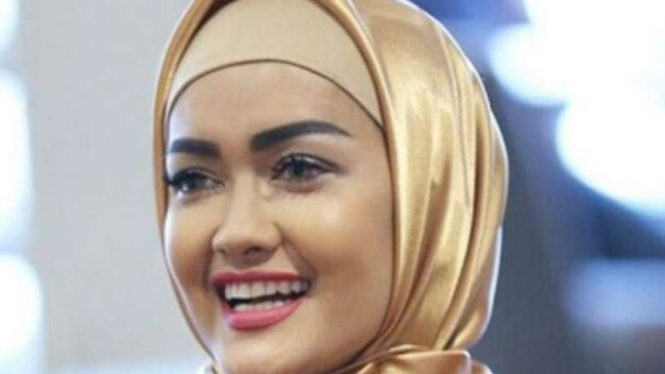 Almarhum Julia Perez.