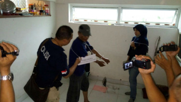 Ius Pane peragakan perampokan di rumah Dodi Triono