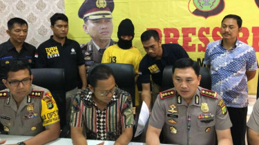 Kapolres Metro Jakarta Utara Komisaris Besar Awal Chaeruddin (paling kanan)