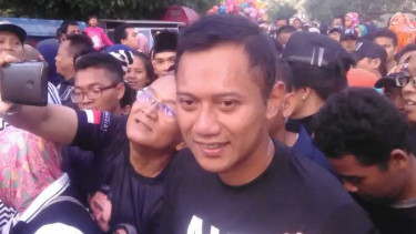 Cagub DKI Jakarta Agus Harimurti Yudhoyono di Puri Indah, Jakarta Barat