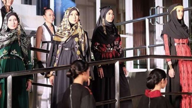 Koleksi busana muslimah Fitri Aulia
