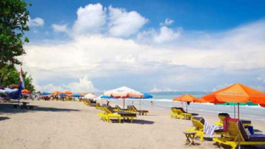 Pantai Seminyak, Pulau Bali.
