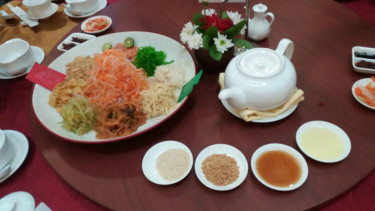 Kuliner Imlek di Mal Ciputra Jakarta.