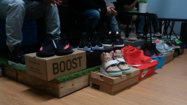 Berburu sneaker langka