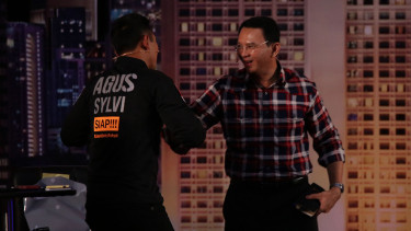 Usai Debat, Paslon Cagub Cawagub DKI Melakukan Swa Foto