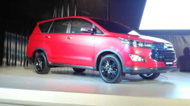 Peluncuran Toyota Innova Venturer di Jakarta.